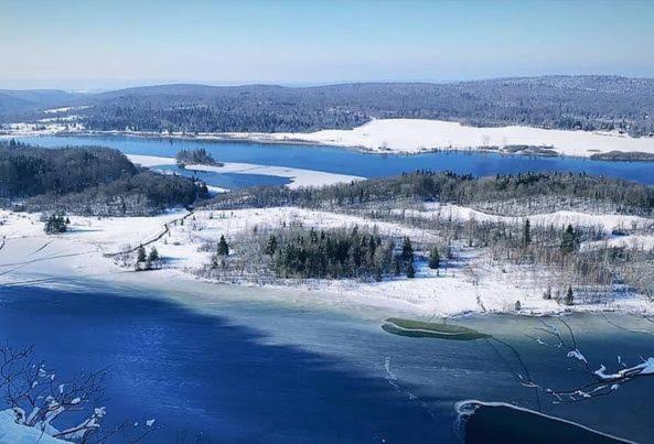 Entre Lacs Et Montagnes , Maison Individuelle,lits Prepares, Parking Et Menage Inclus Holiday home Baresia-sur-l'Ain