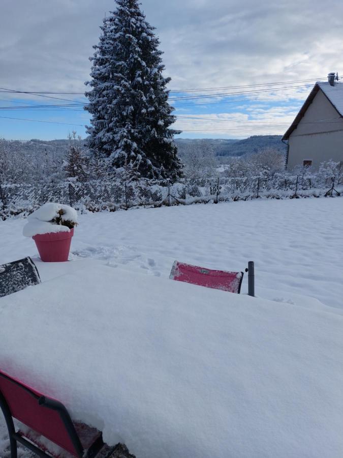 Entre Lacs Et Montagnes , Maison Individuelle,lits Prepares, Parking Et Menage Inclus Holiday home Baresia-sur-l'Ain