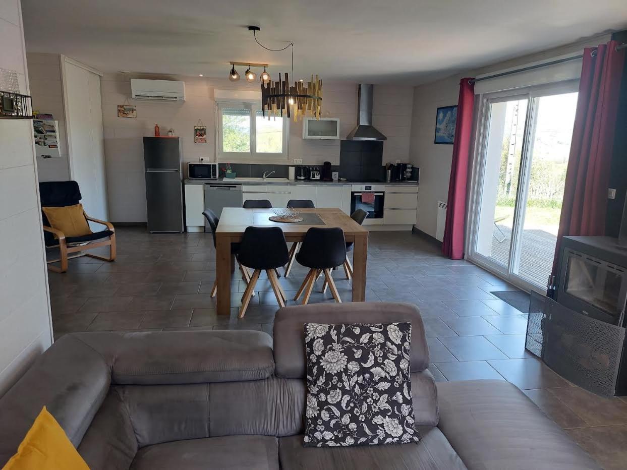 Entre Lacs Et Montagnes , Maison Individuelle,lits Prepares, Parking Et Menage Inclus